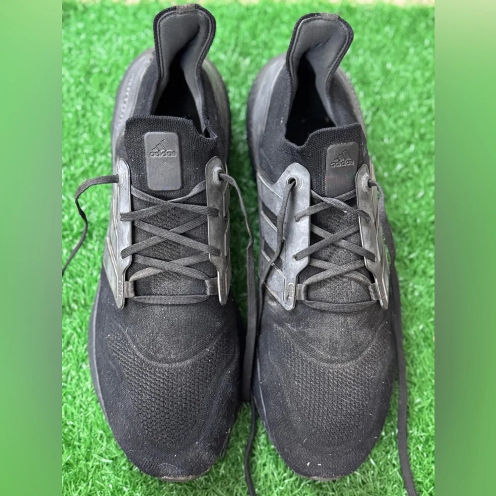 Adidas Ultra Boost 22 Triple Black Size‎ 17